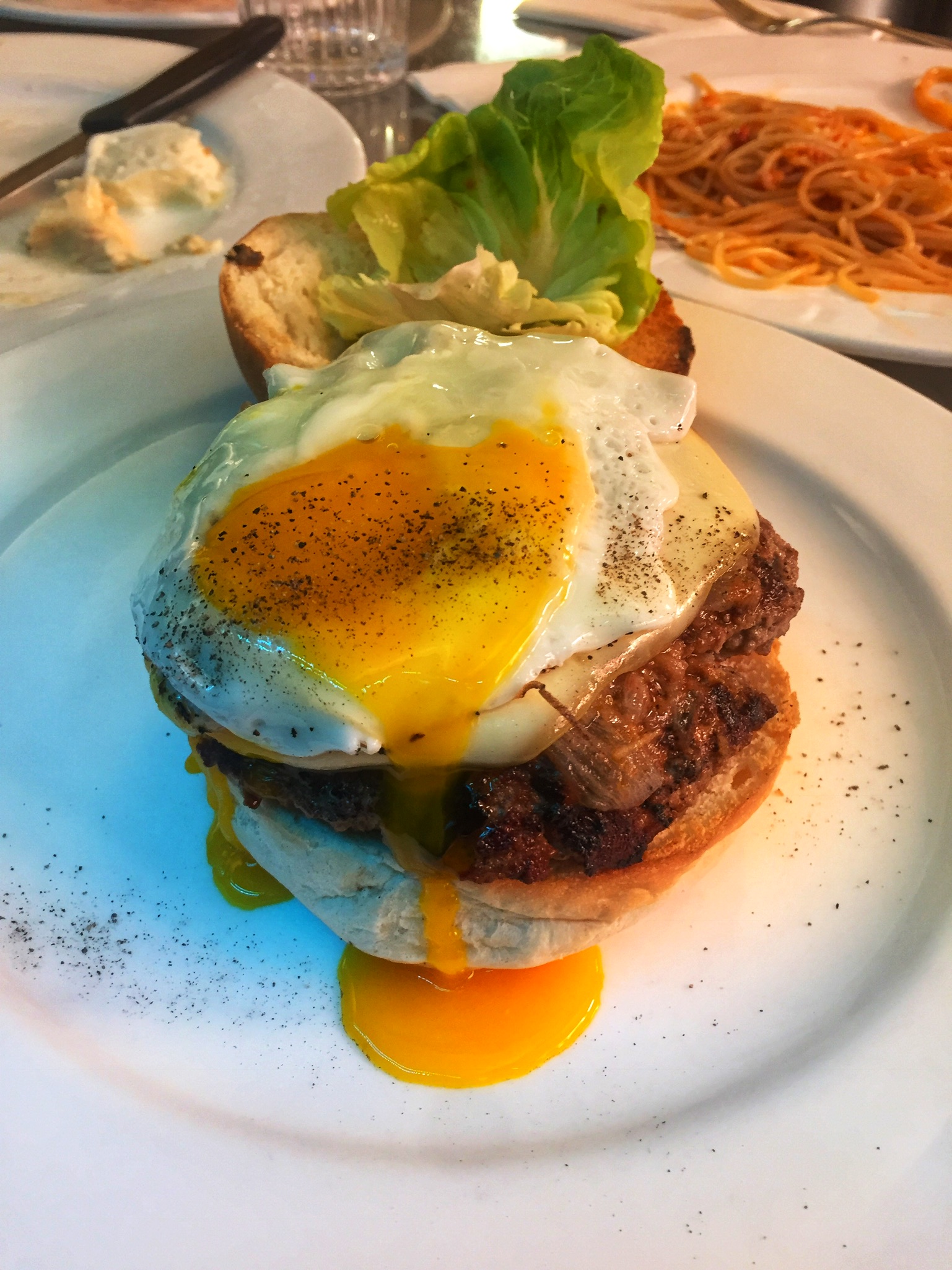Who would have thought that Florence would offer delicious hamburgers?