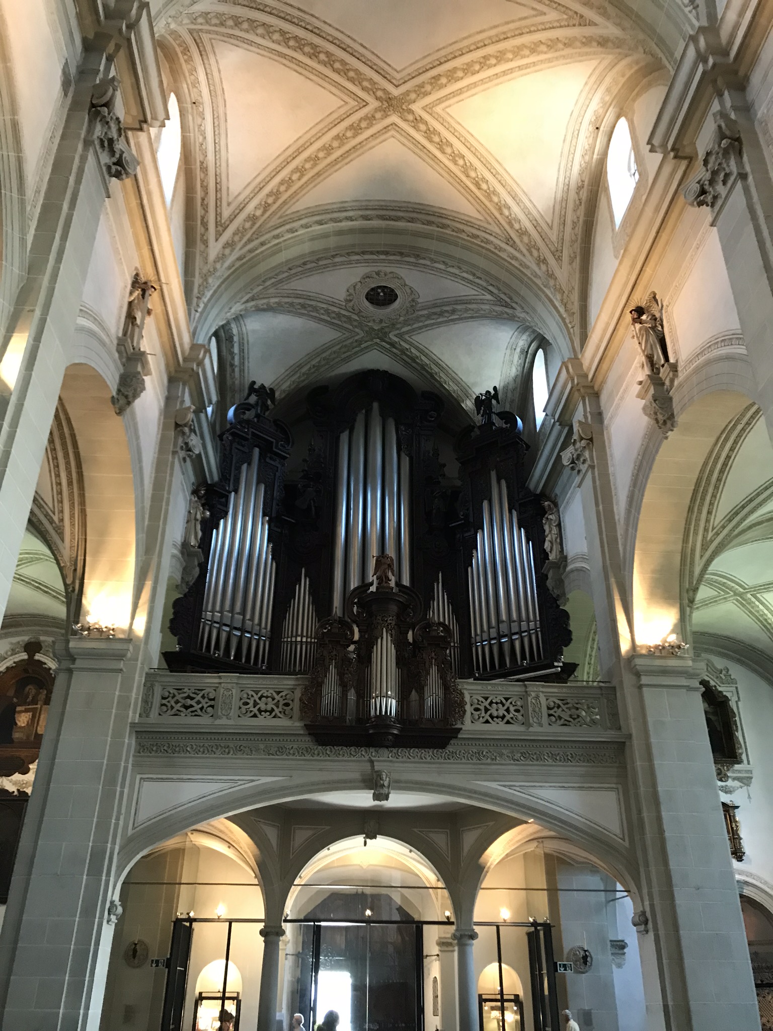 The mighty organ pipes! 