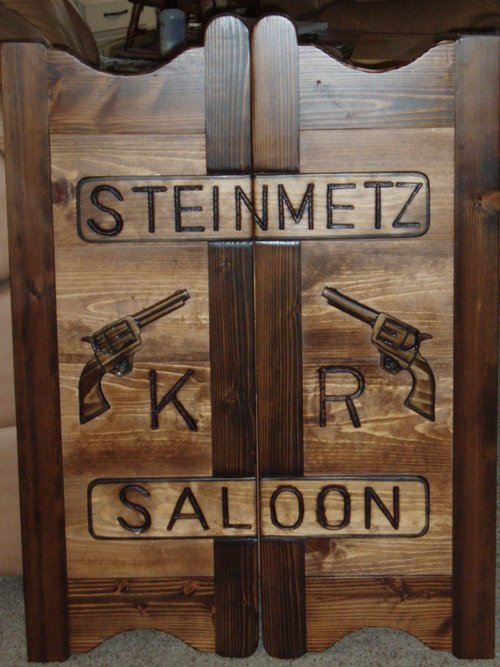 Steinmetz Saloon western saloon doors with pistols