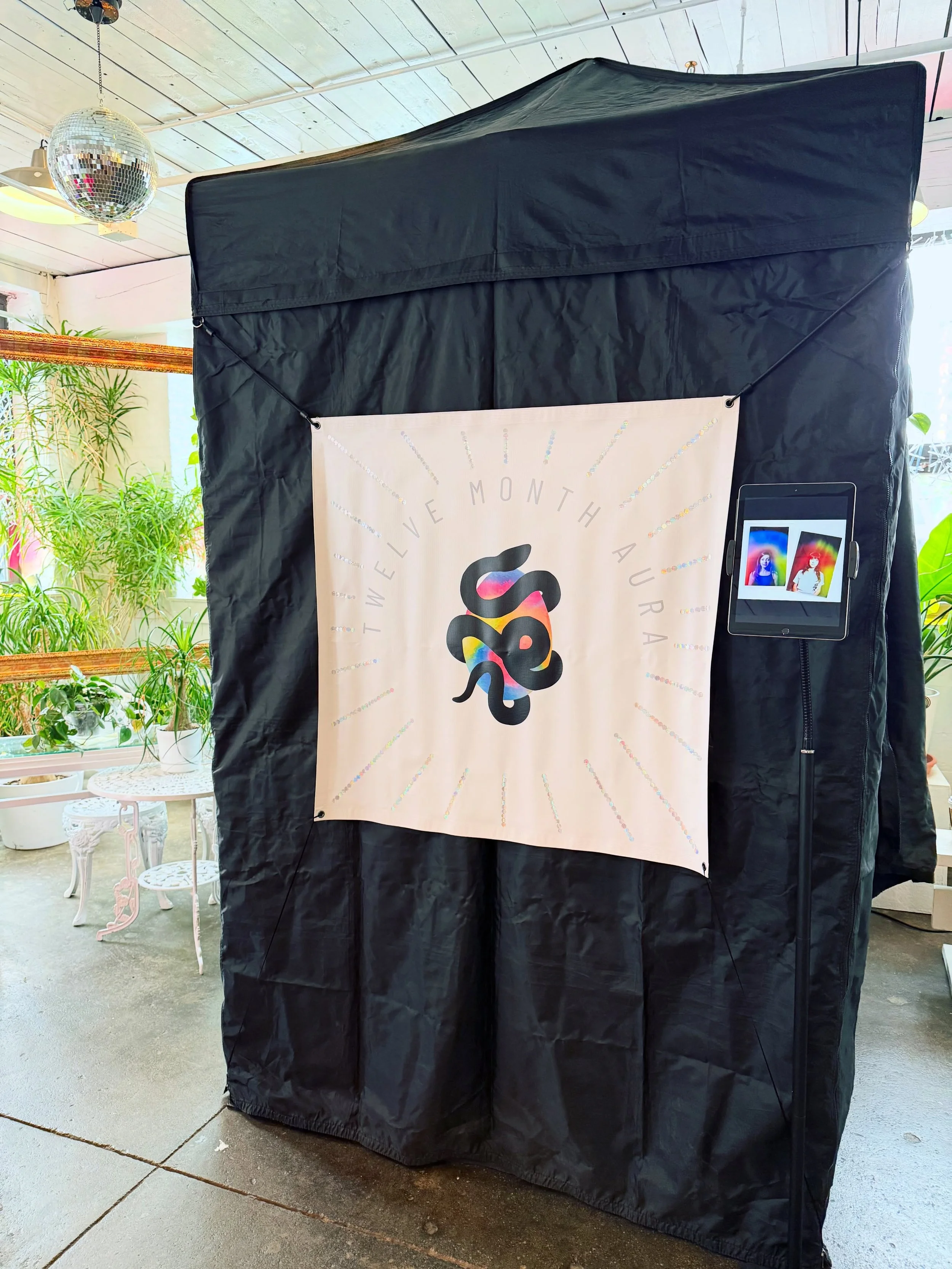 Here at the @worcesterwellnesscollective market and excited to see your auras! ✨🌈🔮
#aura #twelvemonthaura #auraphotography #worcesterma #worcesterwellnesscollective