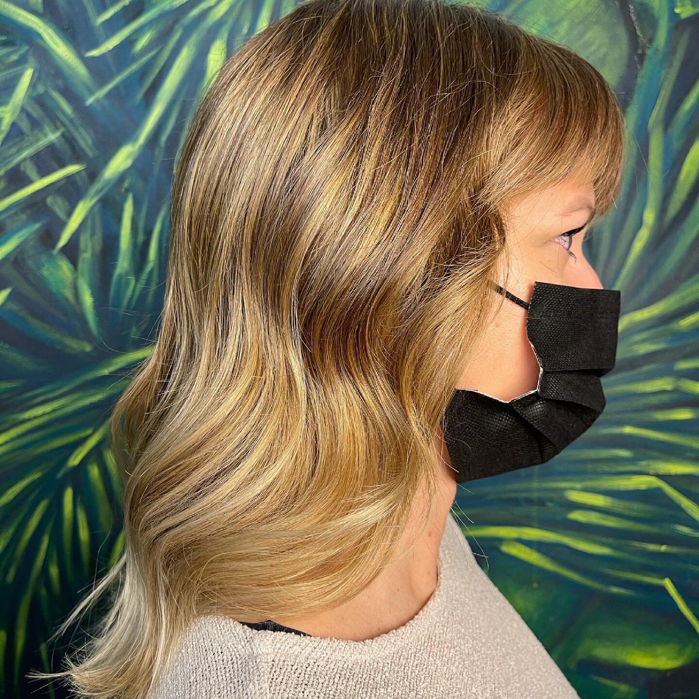 #after 
We are in Love with this #nudeblond #colorexpert #colorprofessional #balayage #balayagehighlights #kissedfromthesun #freehandpainting #longbob #beachwaves #instahair #instahaircolor #instahairstyle #shinyhair 
We are so in Love with the #c&os