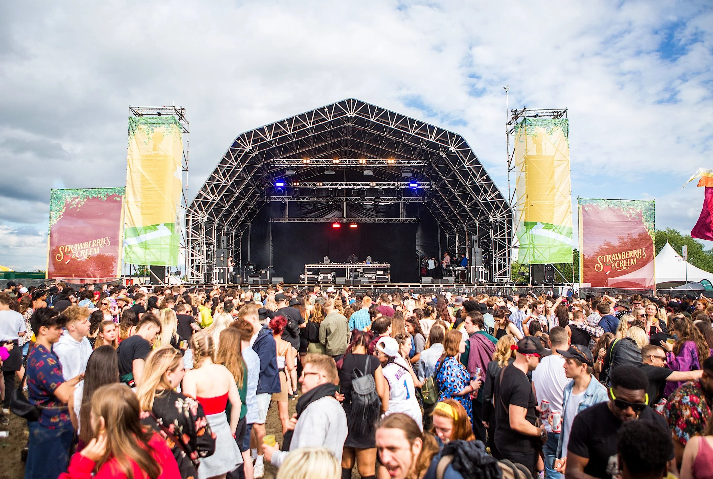 FESTIVAL 10.jpg