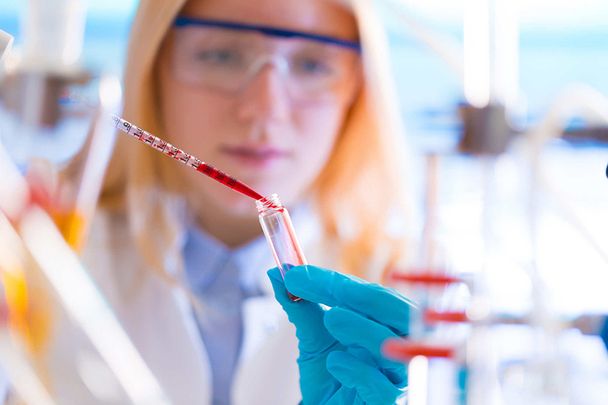 cropped_research_science_scientist_lab_iStock.jpg
