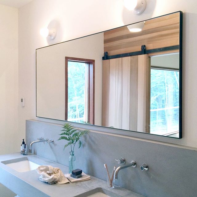 Our EXPANSE Mirror in the @hudsonwoodsny model home. Customizable and made to order in a variety of sizes, materials, and finishes.
.
#mirror #furniture #furnituredesign #designstudio #architecture #moderndesign #custommirror #design #residentialarch