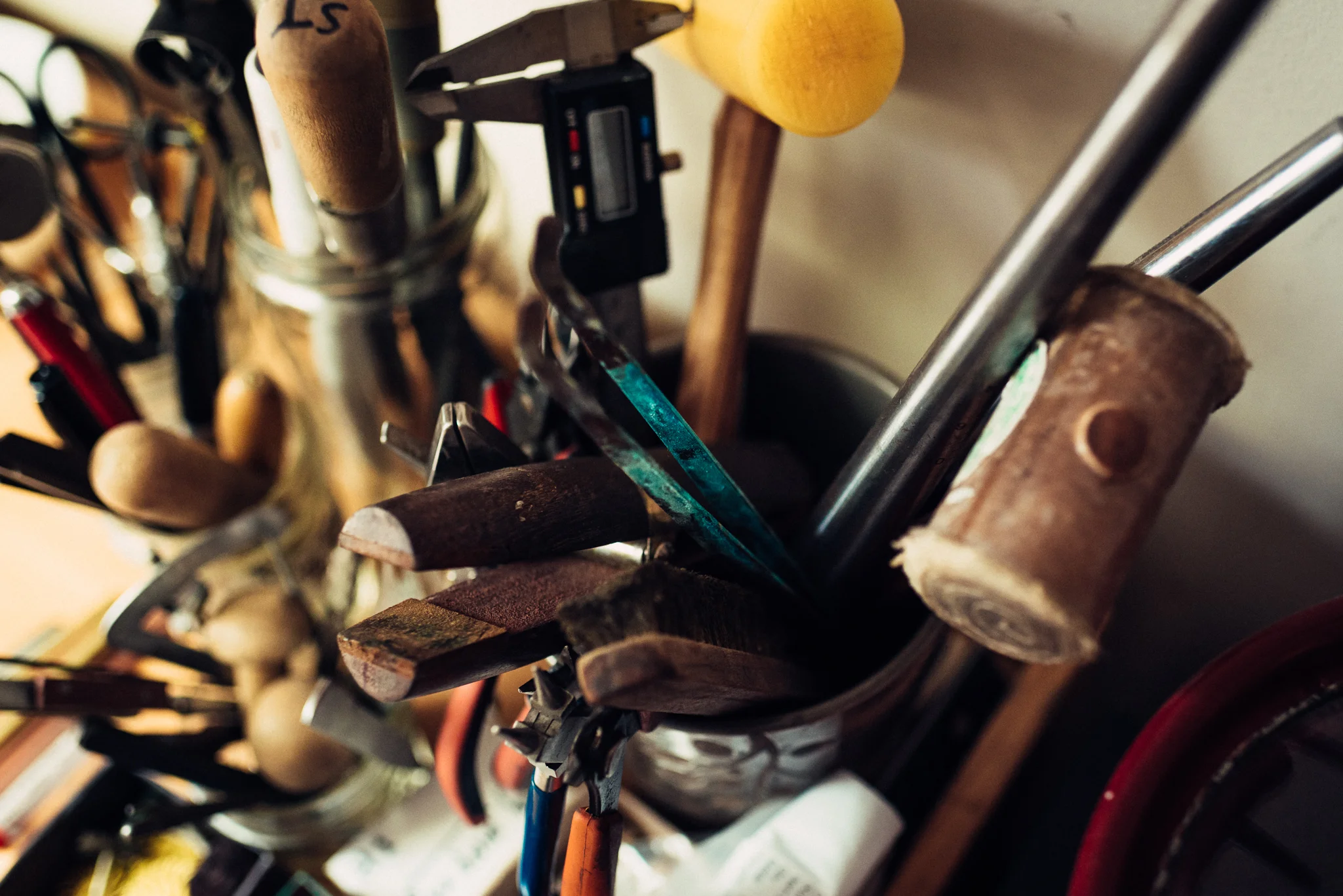 JewelryMakerArtistBehindTheScenes-12.jpg
