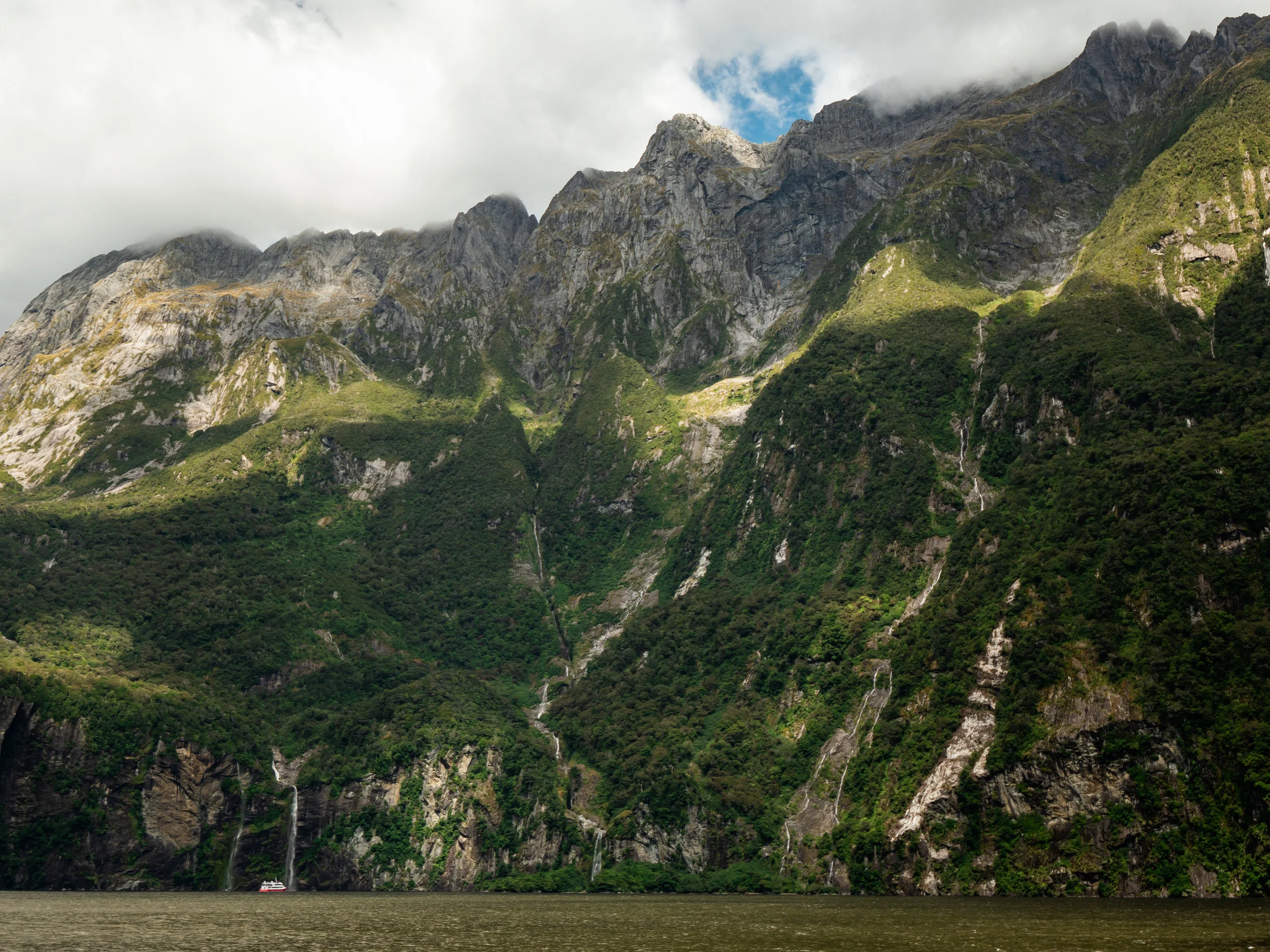 Milford Sound Camera-4.jpg