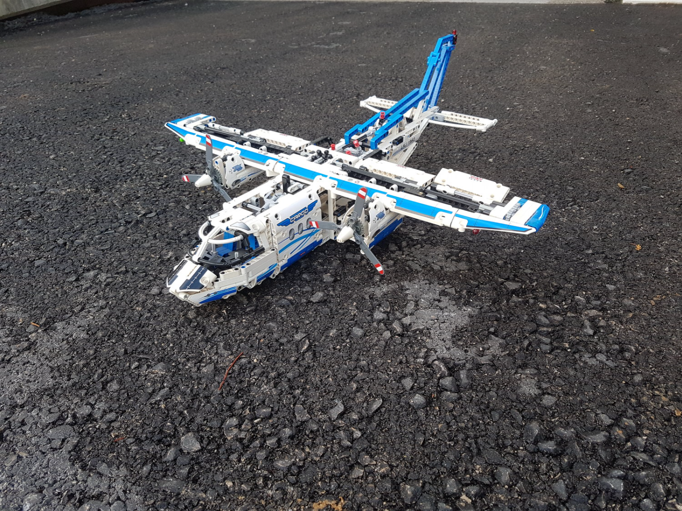 lego plane closed.PNG