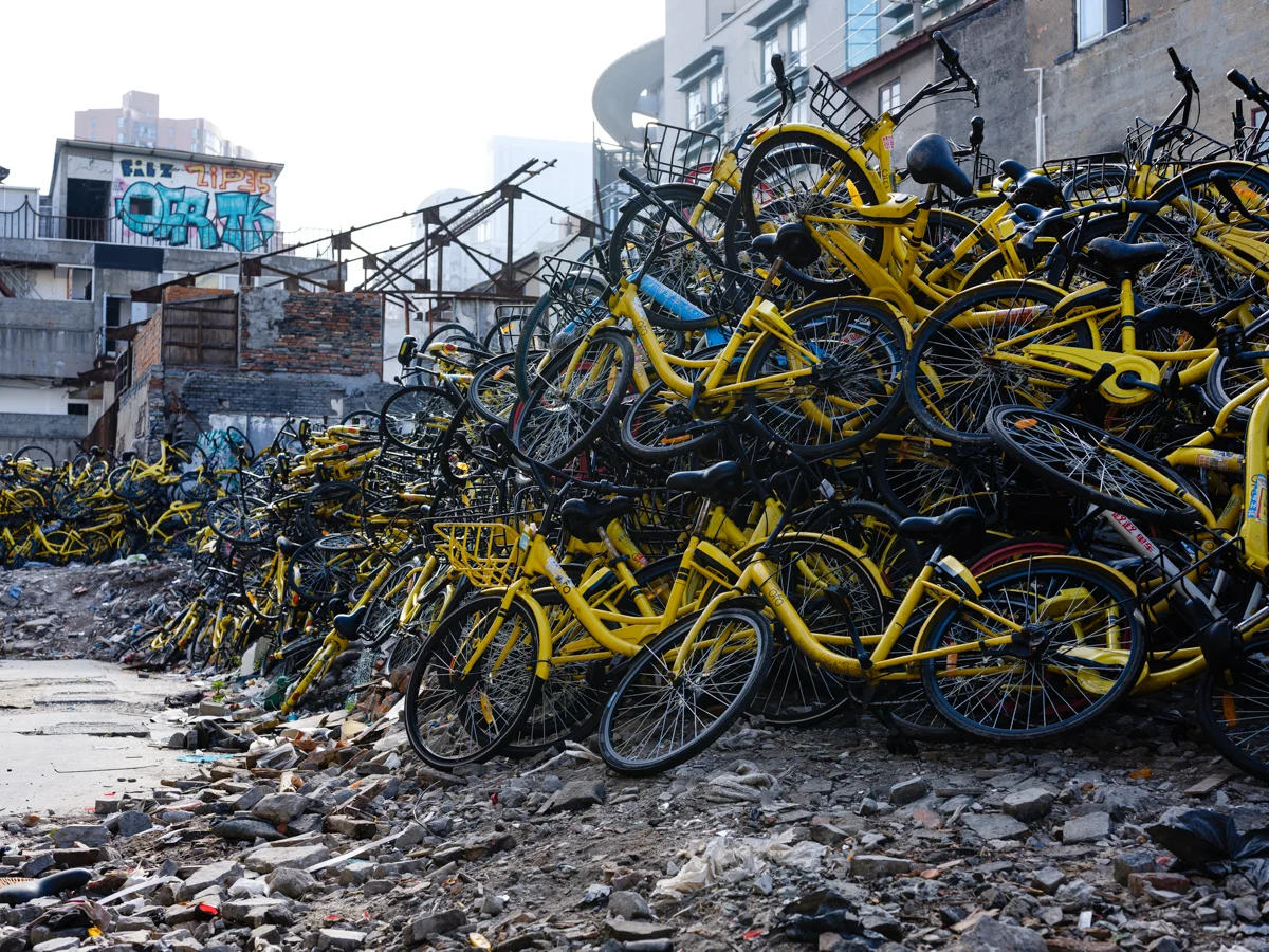 HuLab-Portfolio-Graveyard-of-Yellow-Bikes-20180511-01.jpg