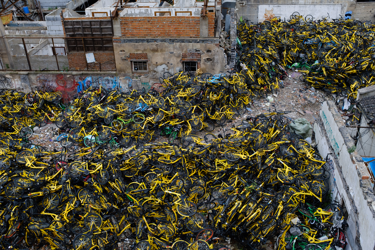 HuLab-Portfolio-Graveyard-of-Yellow-Bikes-20180603-08.jpg