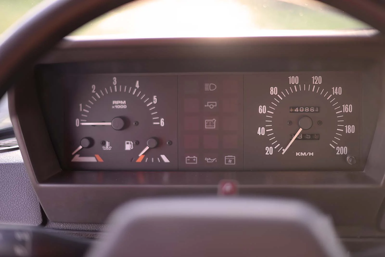 1993-Range_Rover_Classic-200Tdi-Interior (2).jpg