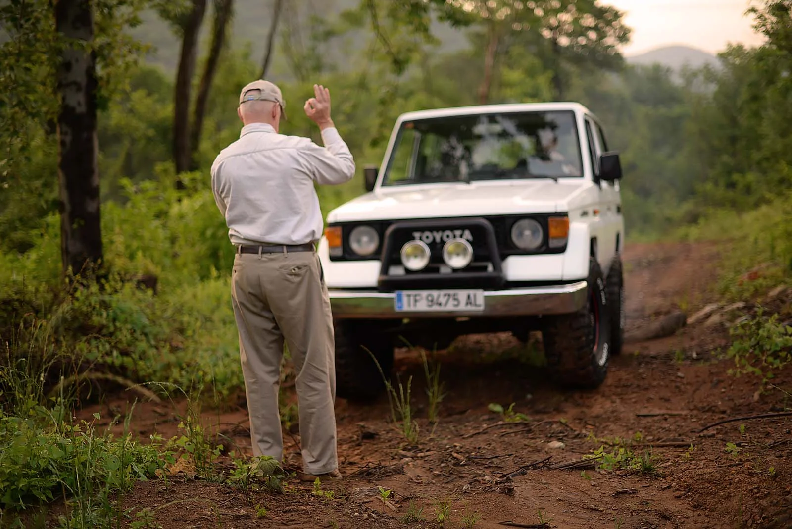 1990-Toyota-LJ70-Land_Cruiser_Context (4).jpg