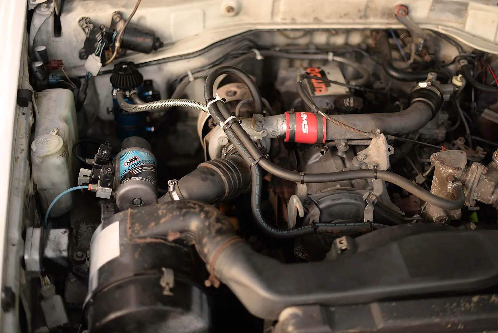 1990-Toyota-LJ70-Land_Cruiser_Engine (1).jpg