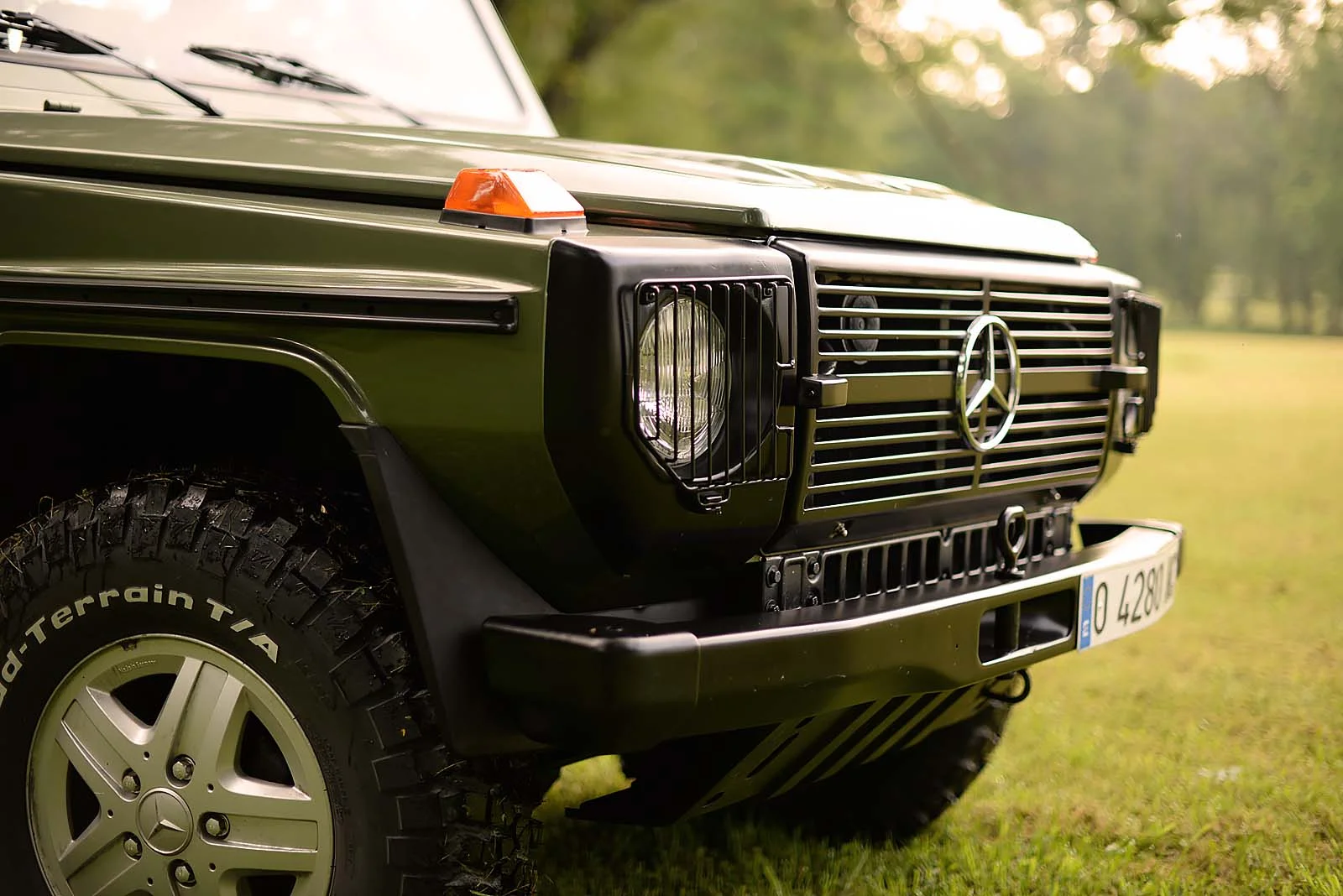 1984_Mercedes-Benz_300GD_exterior-detail (1).jpg