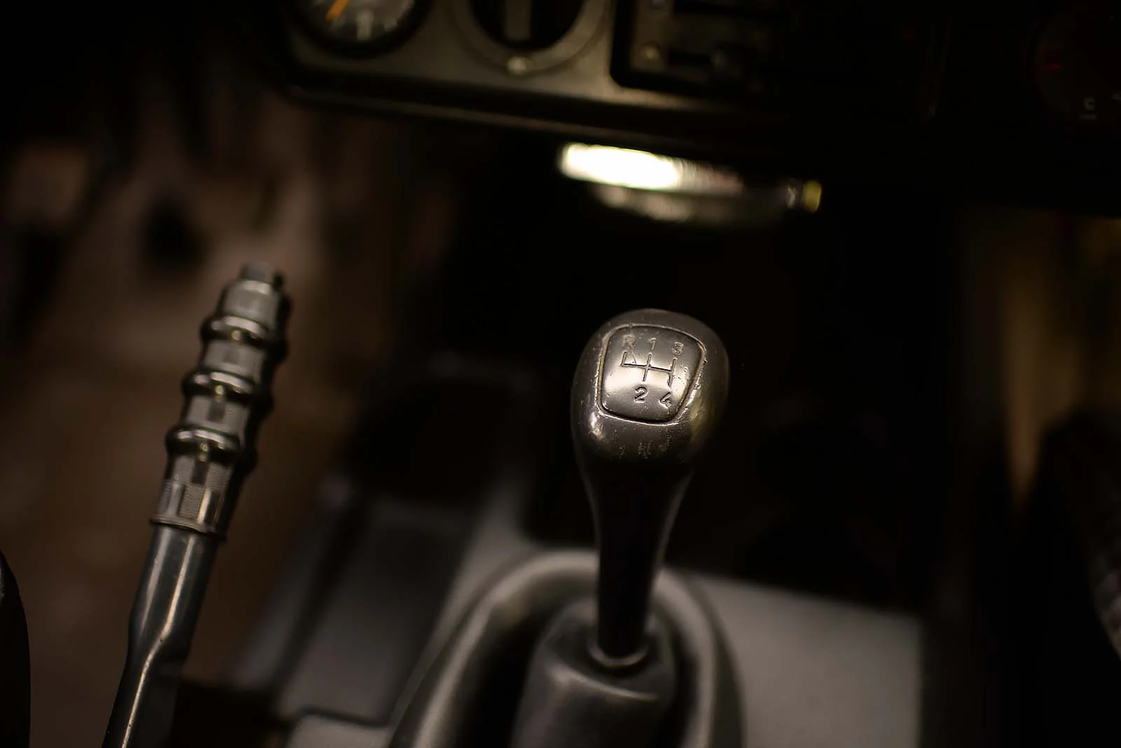 1984_Mercedes-Benz_300GD_interior (8).jpg