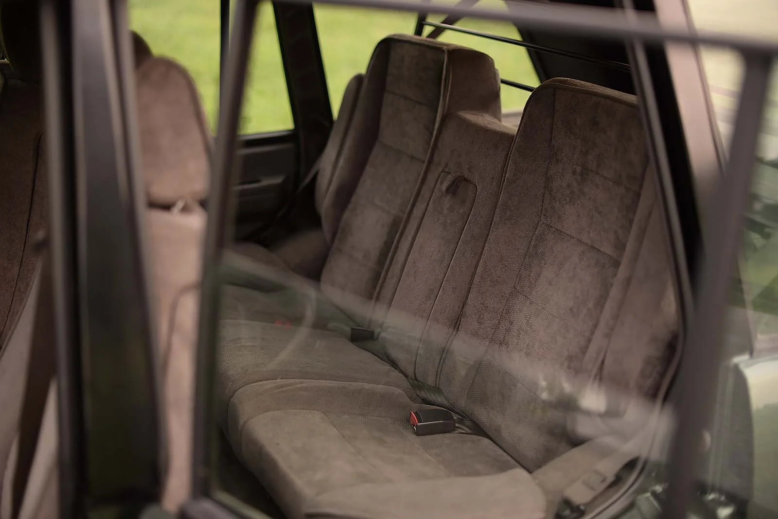 1993_Land-Rover_Range-Rover-Classic_200Tdi_Interior (5).jpg