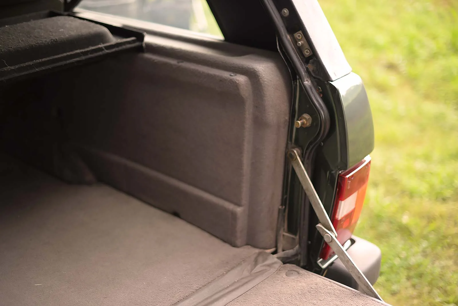 1993_Land-Rover_Range-Rover-Classic_200Tdi_Interior xxxx.jpg