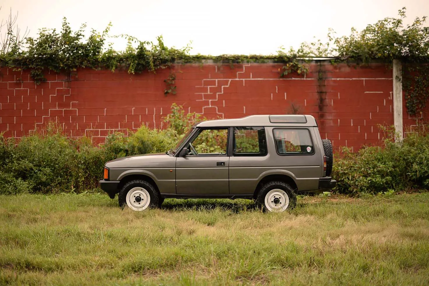1992_Land-Rover_Discovery_200Tdi-Exterior (10).jpg