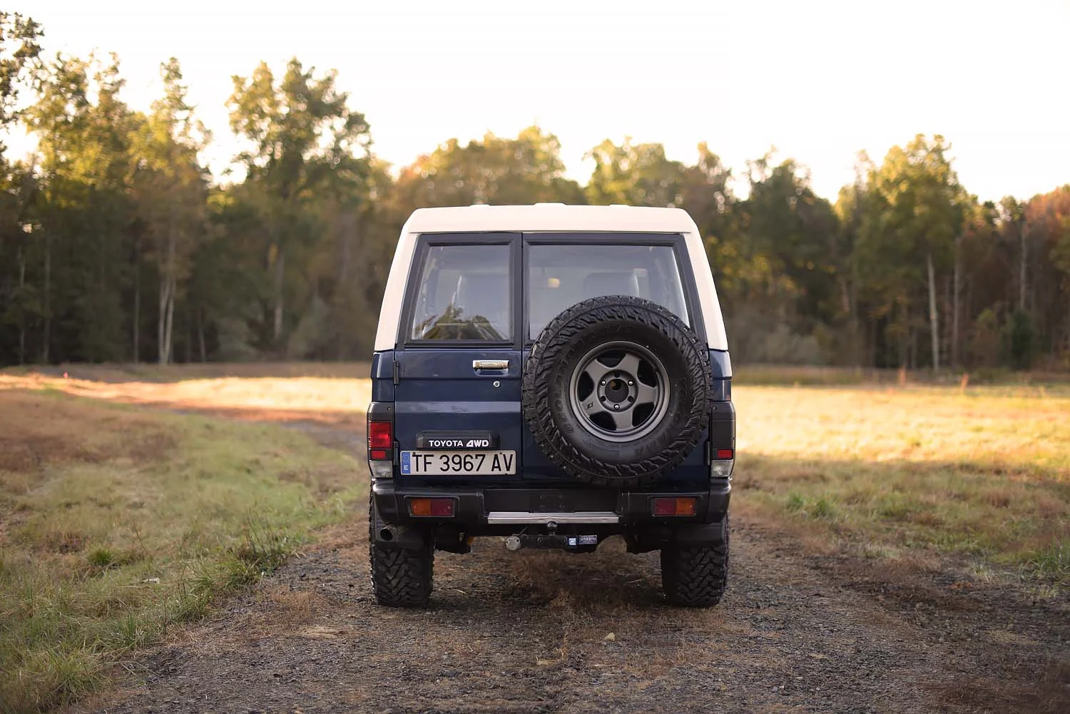 1992-Toyota-HZJ73-Land_Cruiser_Exterior-1 (10).jpg