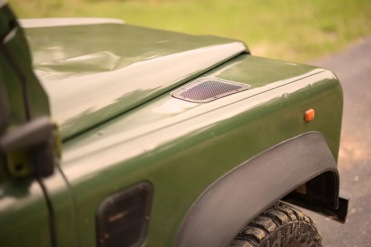 1994-Land-Rover_Defender-90_300Tdi-Exterior (28).jpg