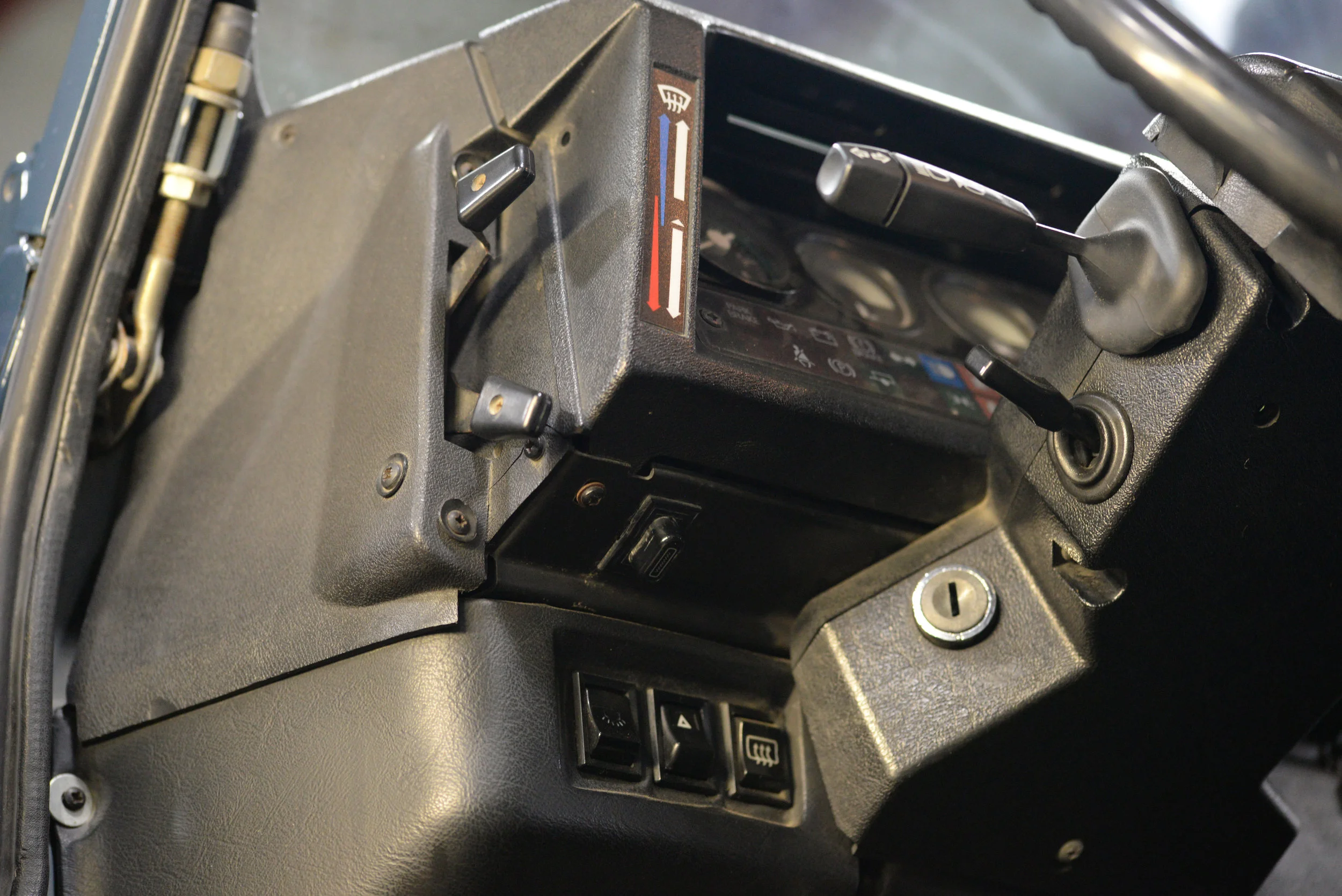 Interior Dash (4).jpg