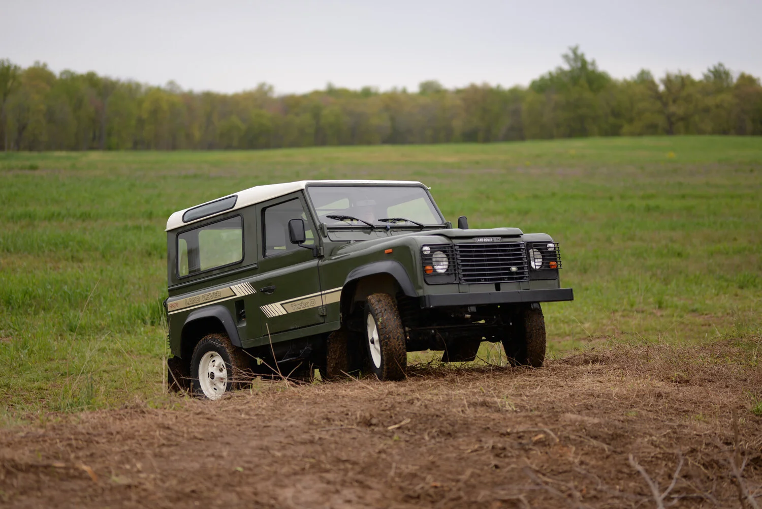 1990 Land Rover Defender 90 - Commonwealth Classics