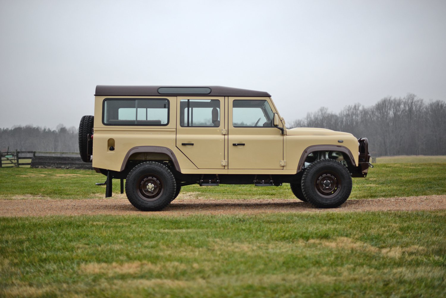 Cream Range Rover Defender