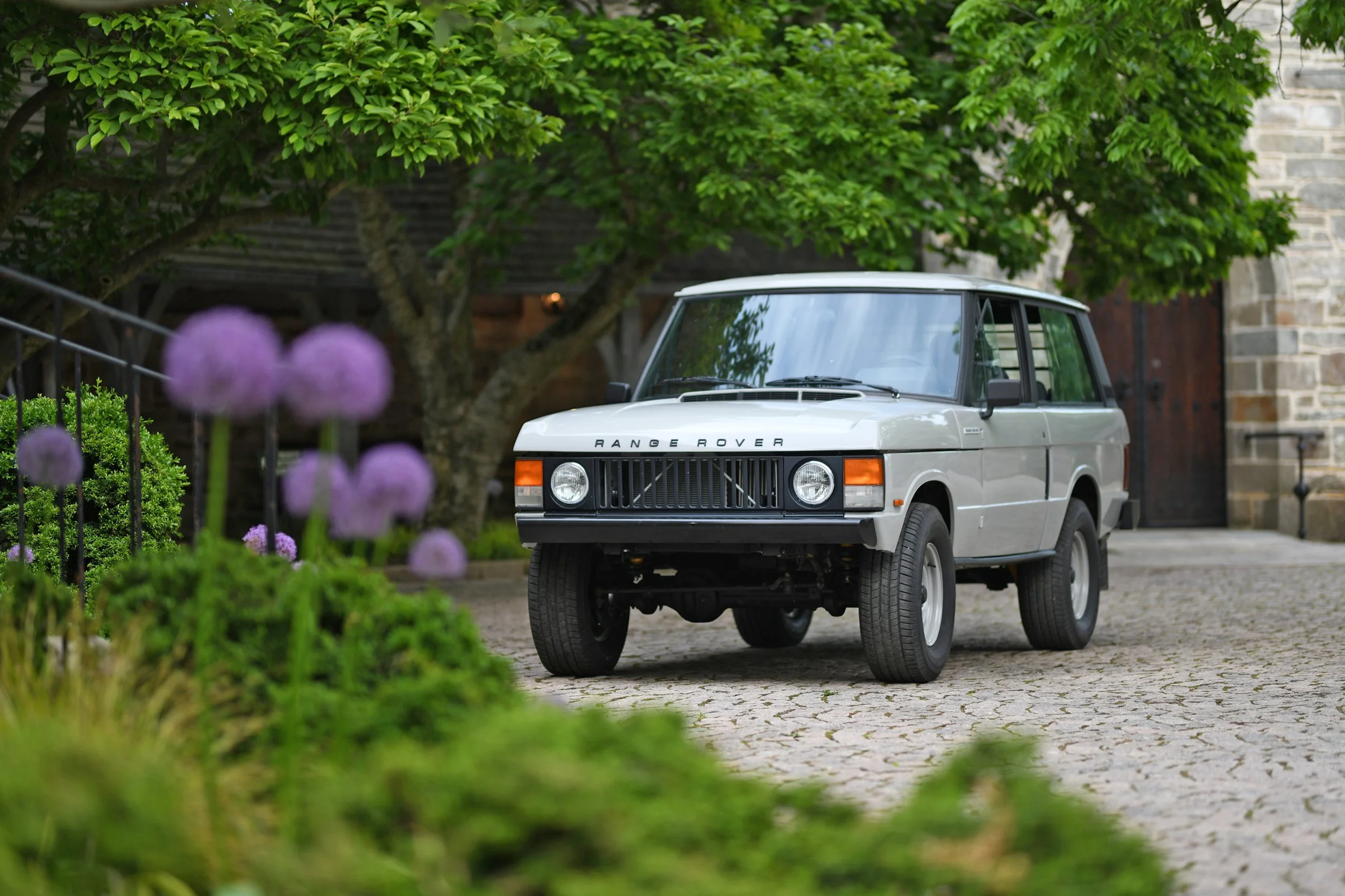 Restored two door Range Rover Classic - Commonwealth Classics