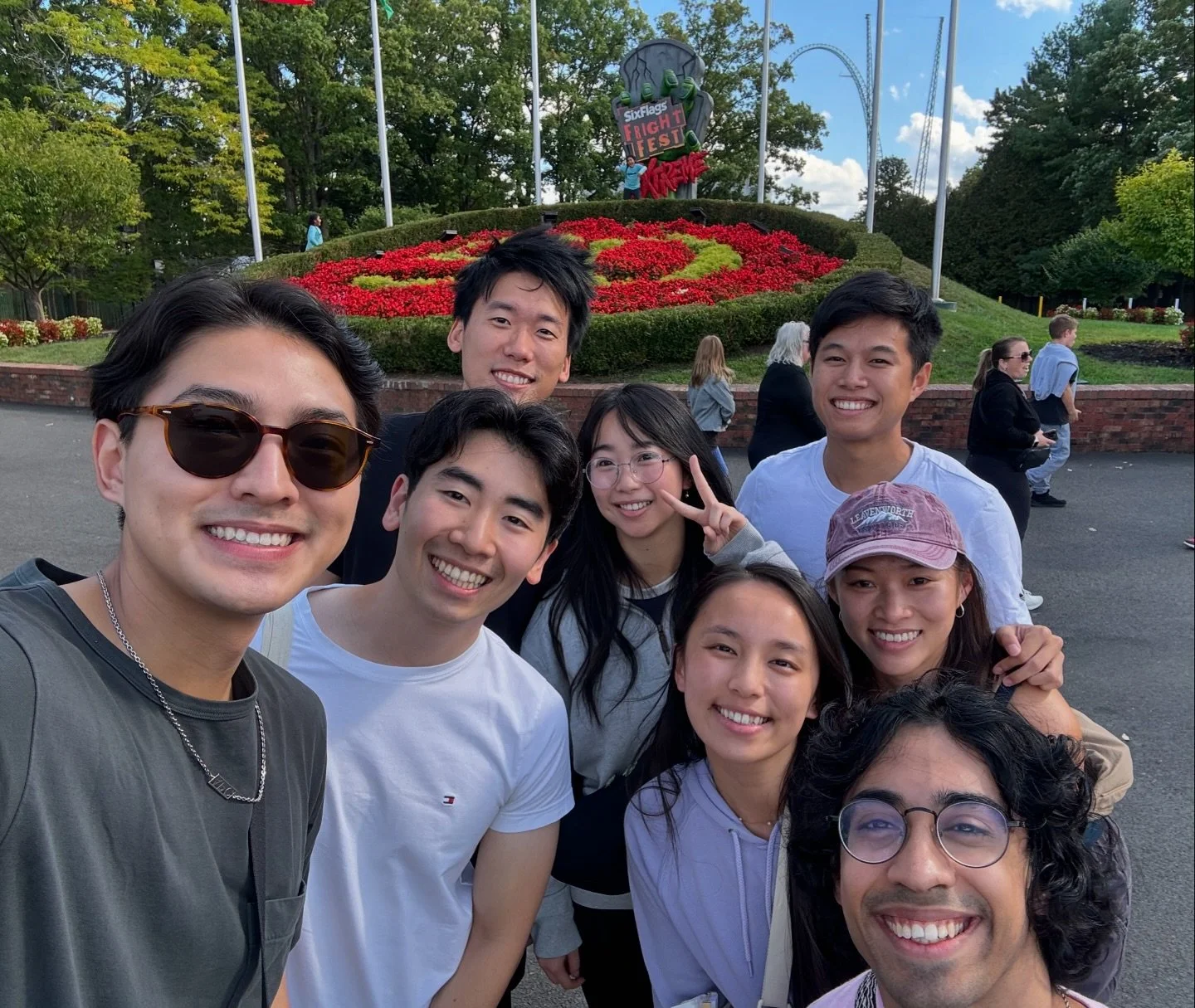 🚩🚩🚩Our students had so much fun escaping Philly for the day to go on a free trip to Six Flags sponsored by House Council! 🚩🚩🚩The day was filled with laughs, cries, screams, and overpriced theme park food🥨🍔🍕. It was great seeing everyone ther