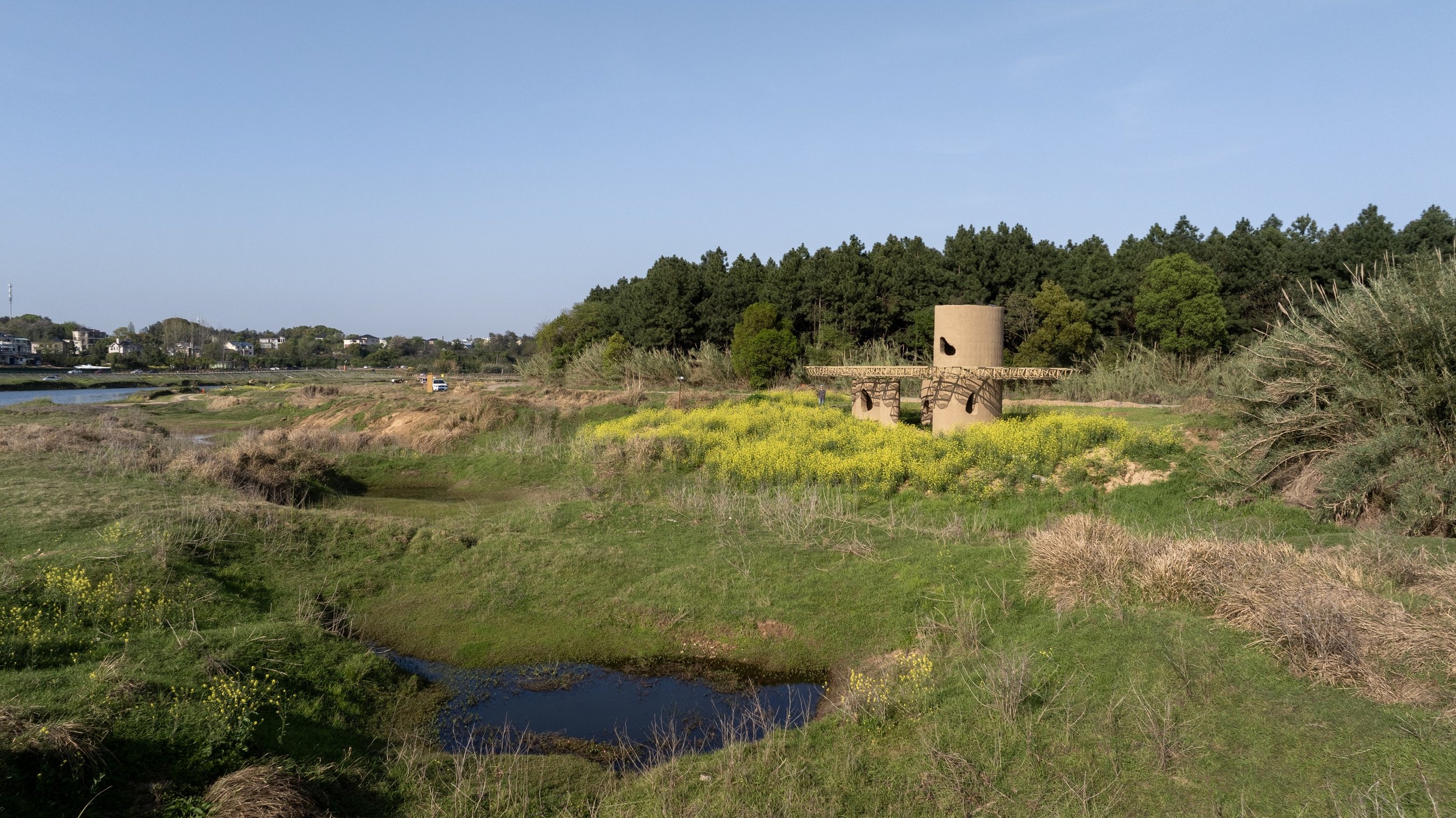 10-在水陆模糊地带塑造的人工洞窟为动植物、村民与游客提供共栖之所 ©刘国威 Guowei Liu.JPG