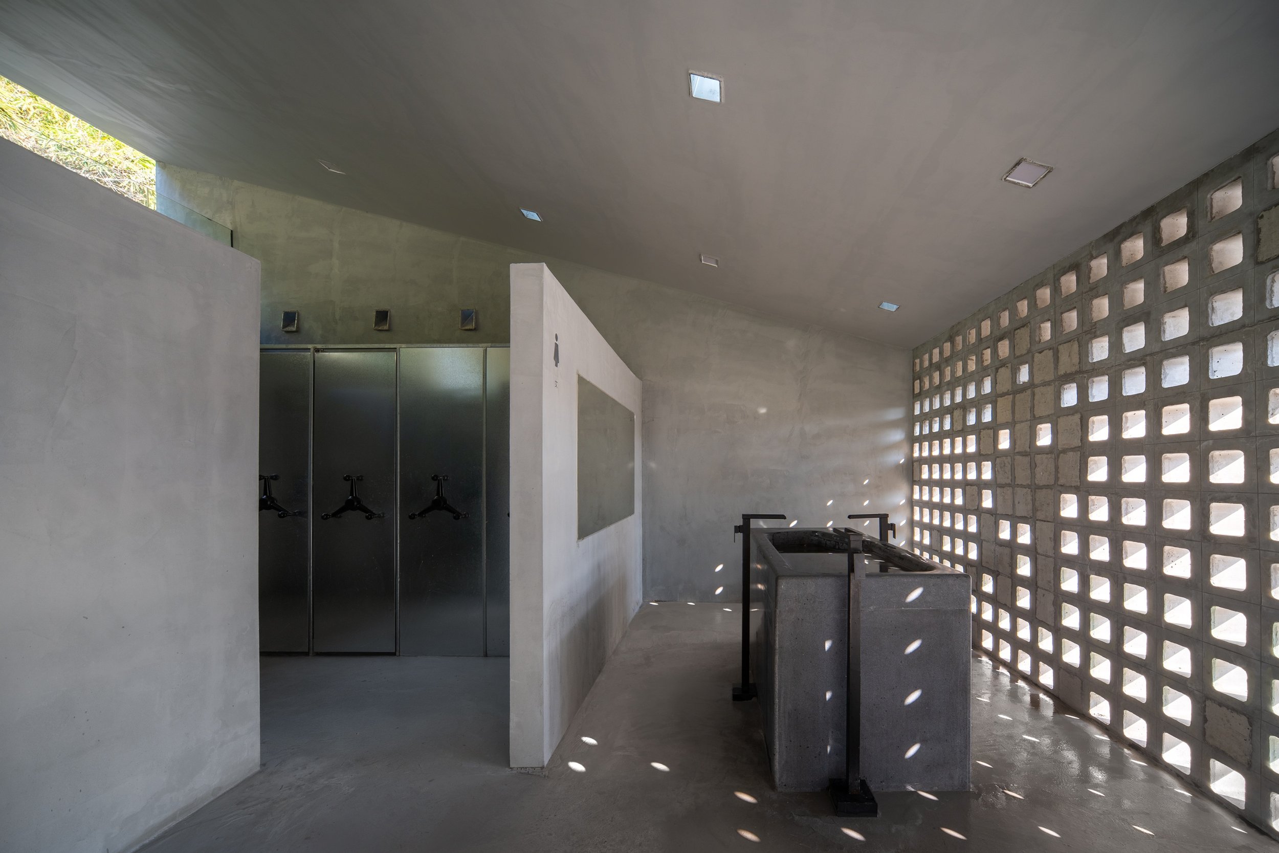 19-四个方位凿壁借光打造多维度室内光影效果 Multi-dimensionally borrowed light inside@张超 Chao Zhang.jpg
