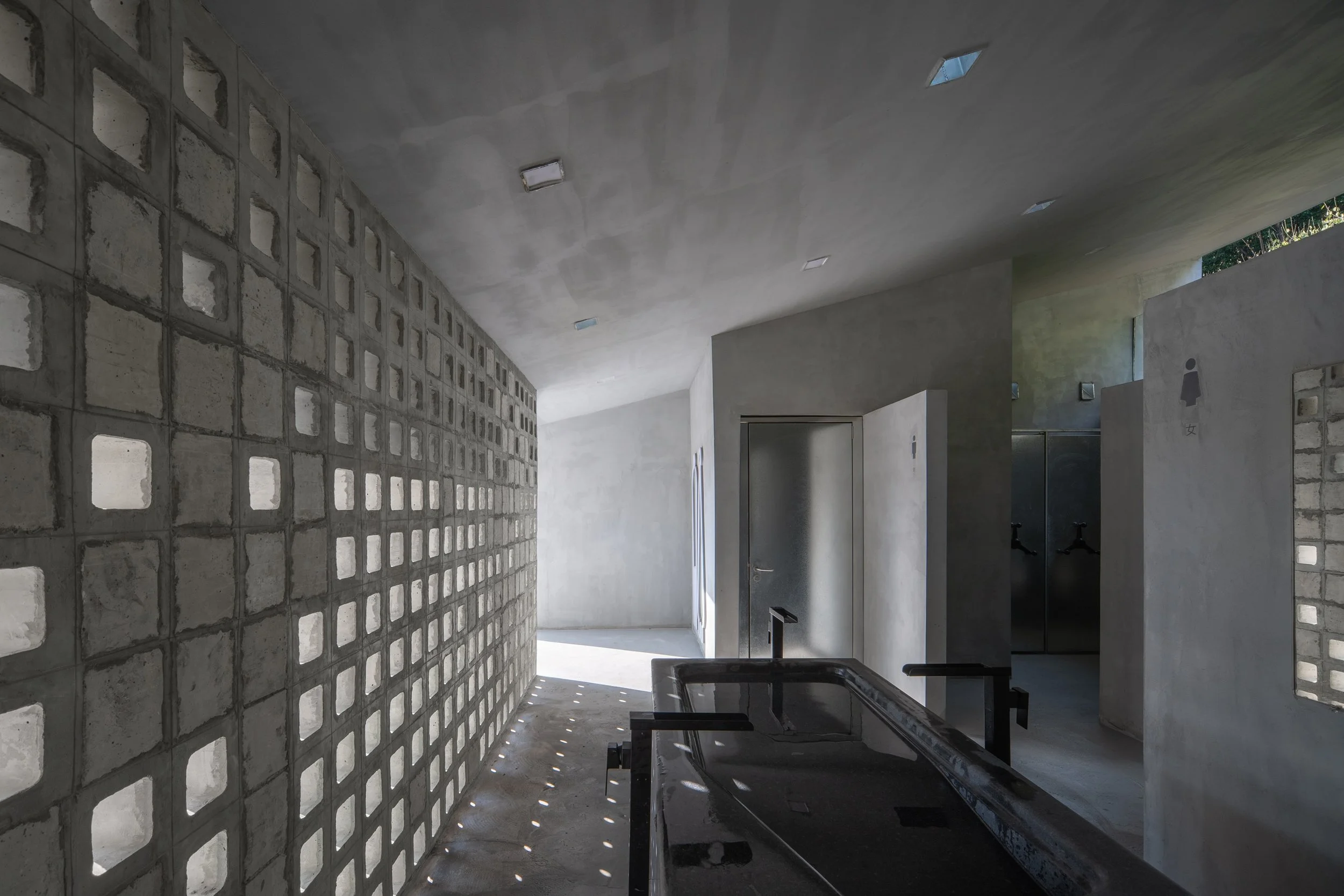 21-四个方位凿壁借光打造多维度室内光影效果 Multi-dimensionally borrowed light inside@张超 Chao Zhang.jpg