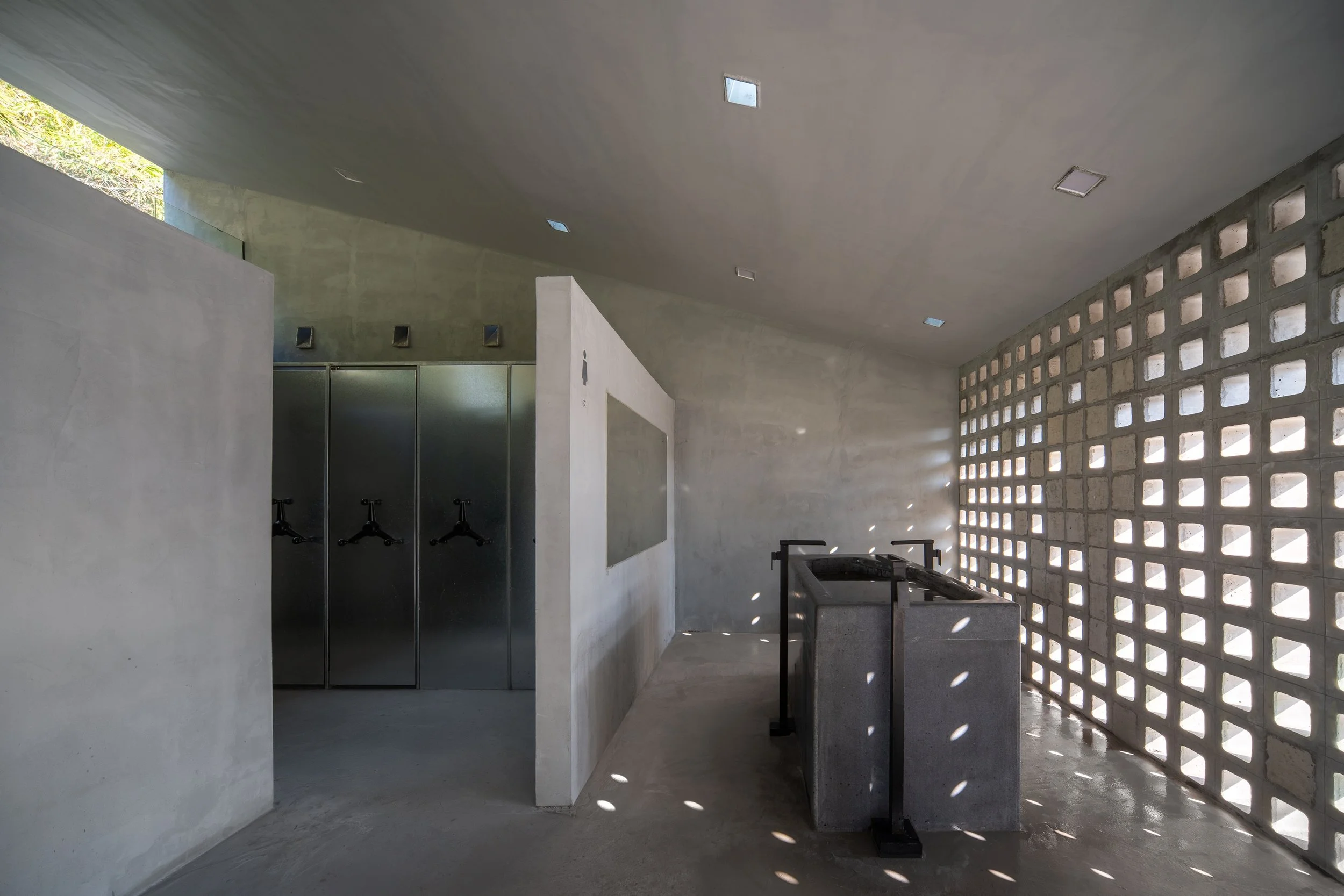 19-四个方位凿壁借光打造多维度室内光影效果 Multi-dimensionally borrowed light inside@张超 Chao Zhang.jpg