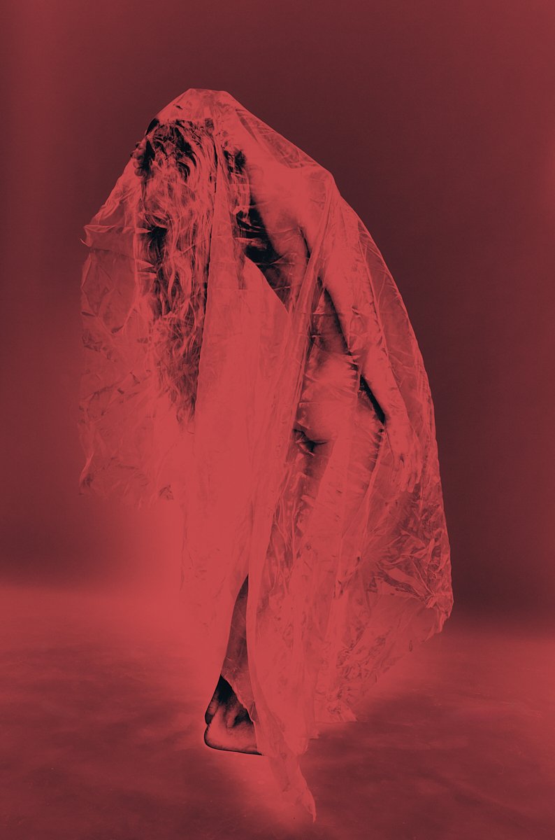 Lia-S_08-03-25_weiss93931art3rot.jpg