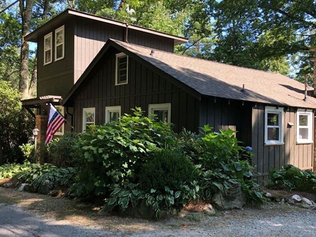 Introducing Hickory Hill Cottage 
Our family has grown. Meet our newest rental, Hickory Hill Cottage. With a view of Mirror Lake, this authentic 1940's lakehouse has been renovated true to its roots. Featuring 2 King suites plus a sleeping loft/TV de