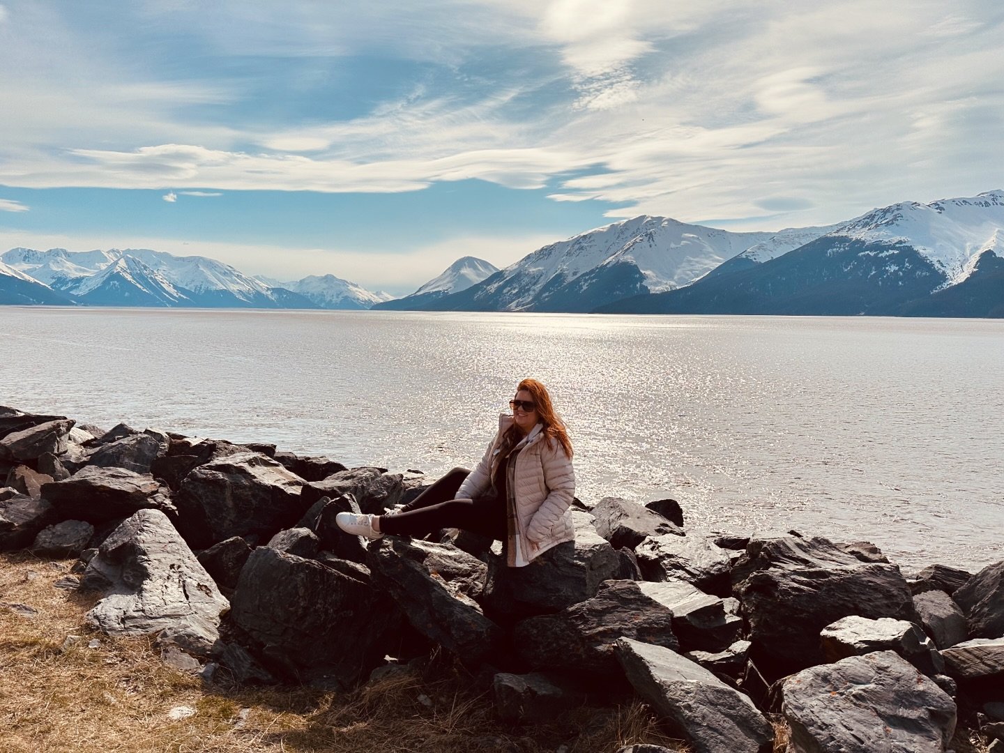 La libert&eacute; d&rsquo;un road trip, d&rsquo;arr&ecirc;ter o&ugrave; bon me semble, de me laisser guider par la beaut&eacute; des paysages 🤍 
&bull;
#alaska #roadtrip #inspiration #blogueetvoyage #travel #liberty #myhappyplace #sunnyday #travelmo