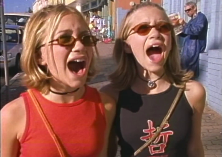 Mary-Kate+and+Ashley+Olsen.png