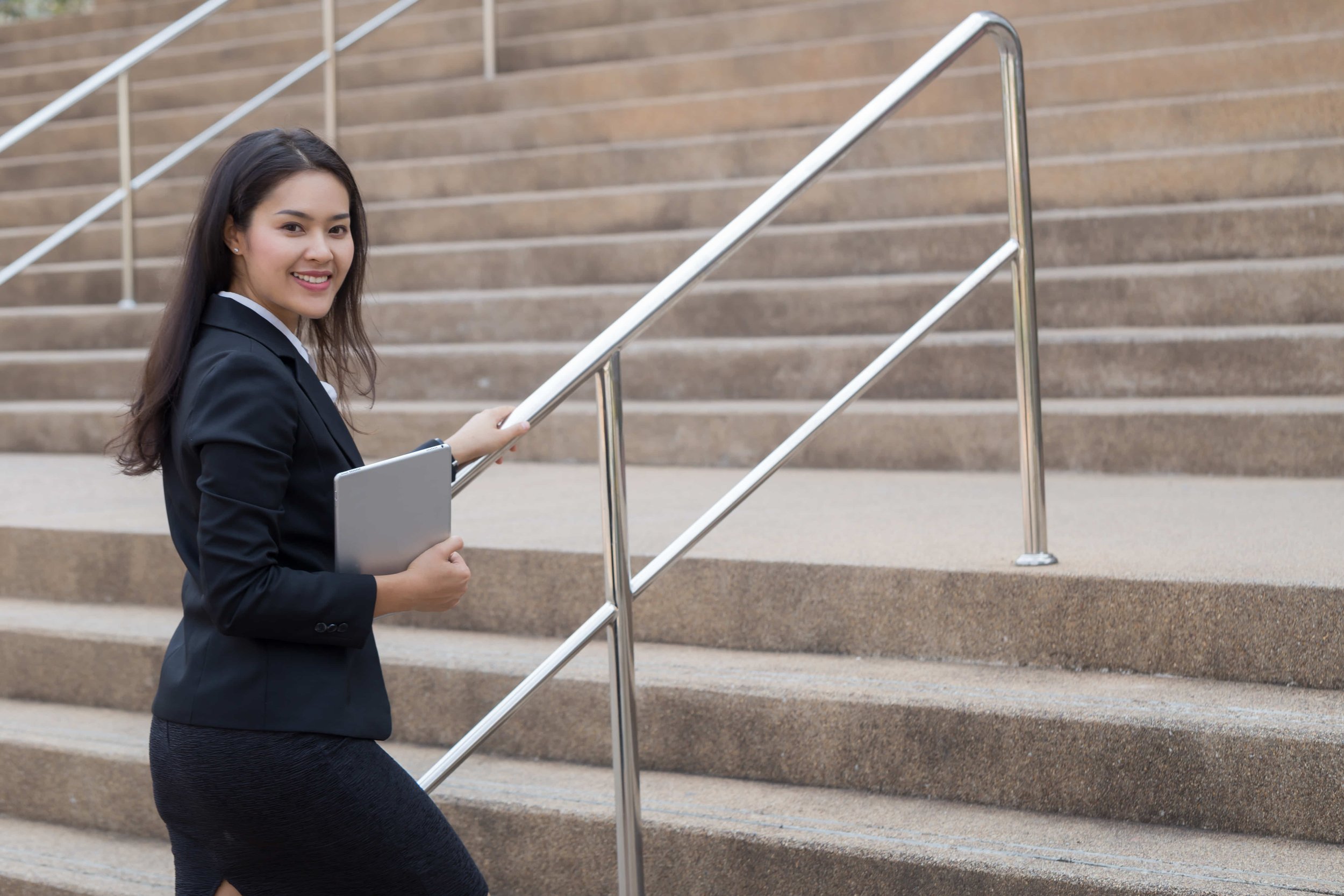 successful-business-woman-invisible-career-advantage.jpg