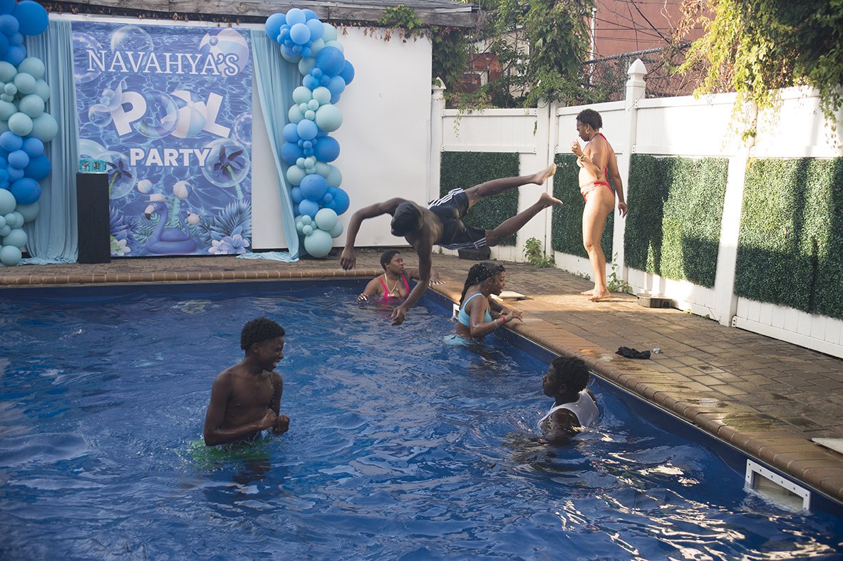 Navahya_AMY3600.jpg