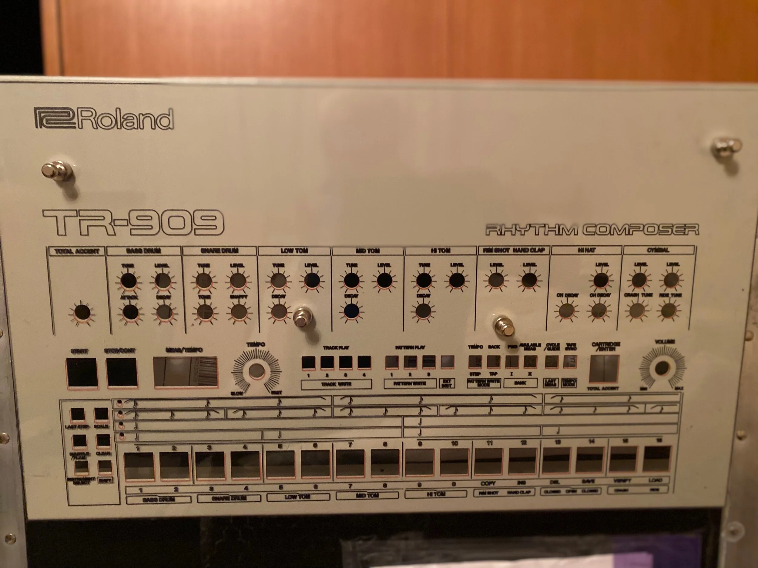 967E3C8E-83D4-4896-BD30-08C81F50040B