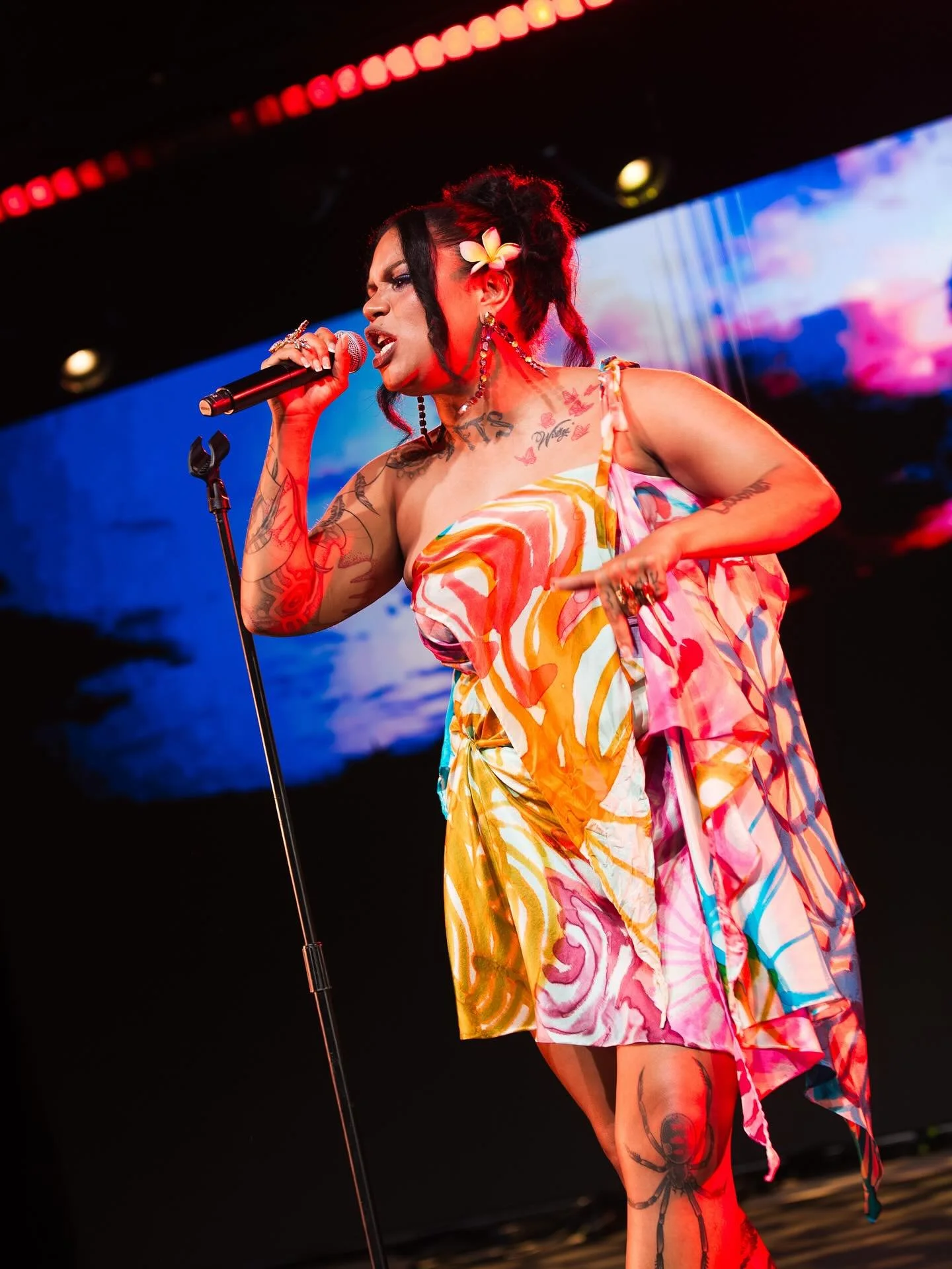 Loudly, shamelessly a Barkaa fan girl, cos who doesn&rsquo;t stan big tidda energy? A Blak woman standing tall, proud and resolute in her identity is an immovable force 
🖤💛❤️

Malyangapa and Barkindji sister @barkaa__ performing &lsquo;Ngamaka&rsqu