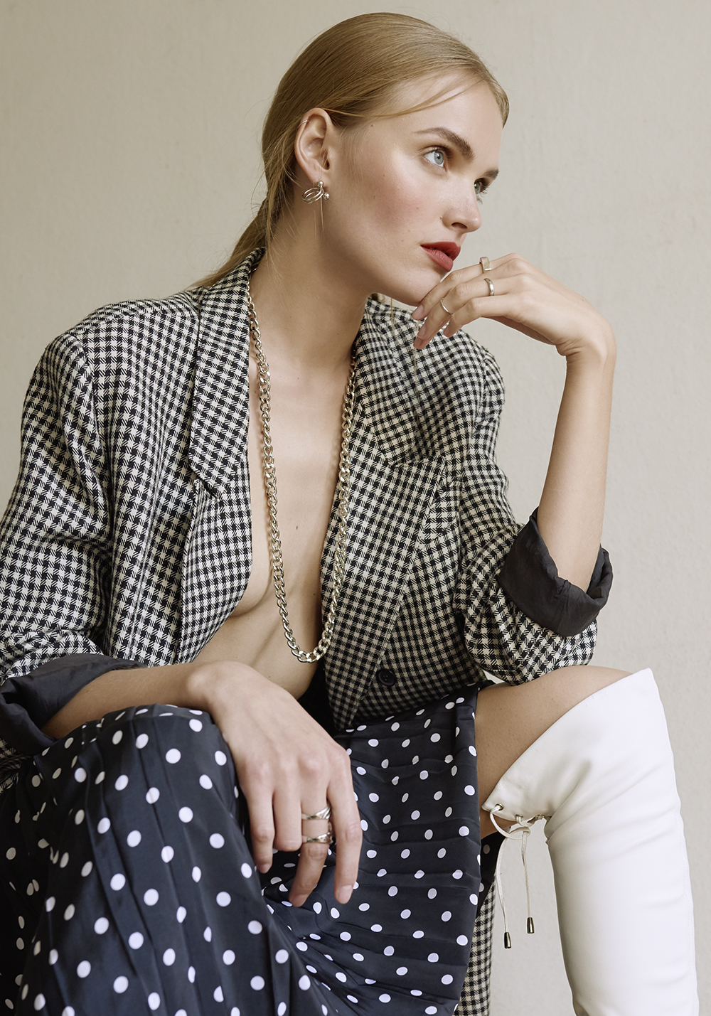 Look_04_001.jpg
