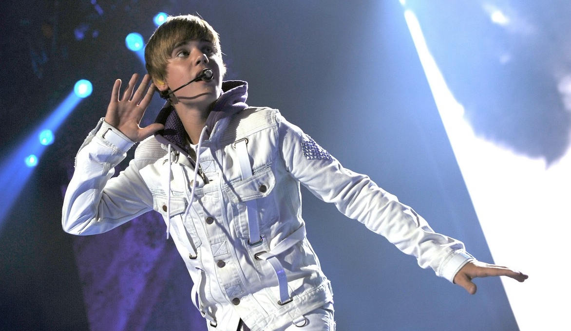 justin-bieber-miley-cyrus-msg-01.jpg