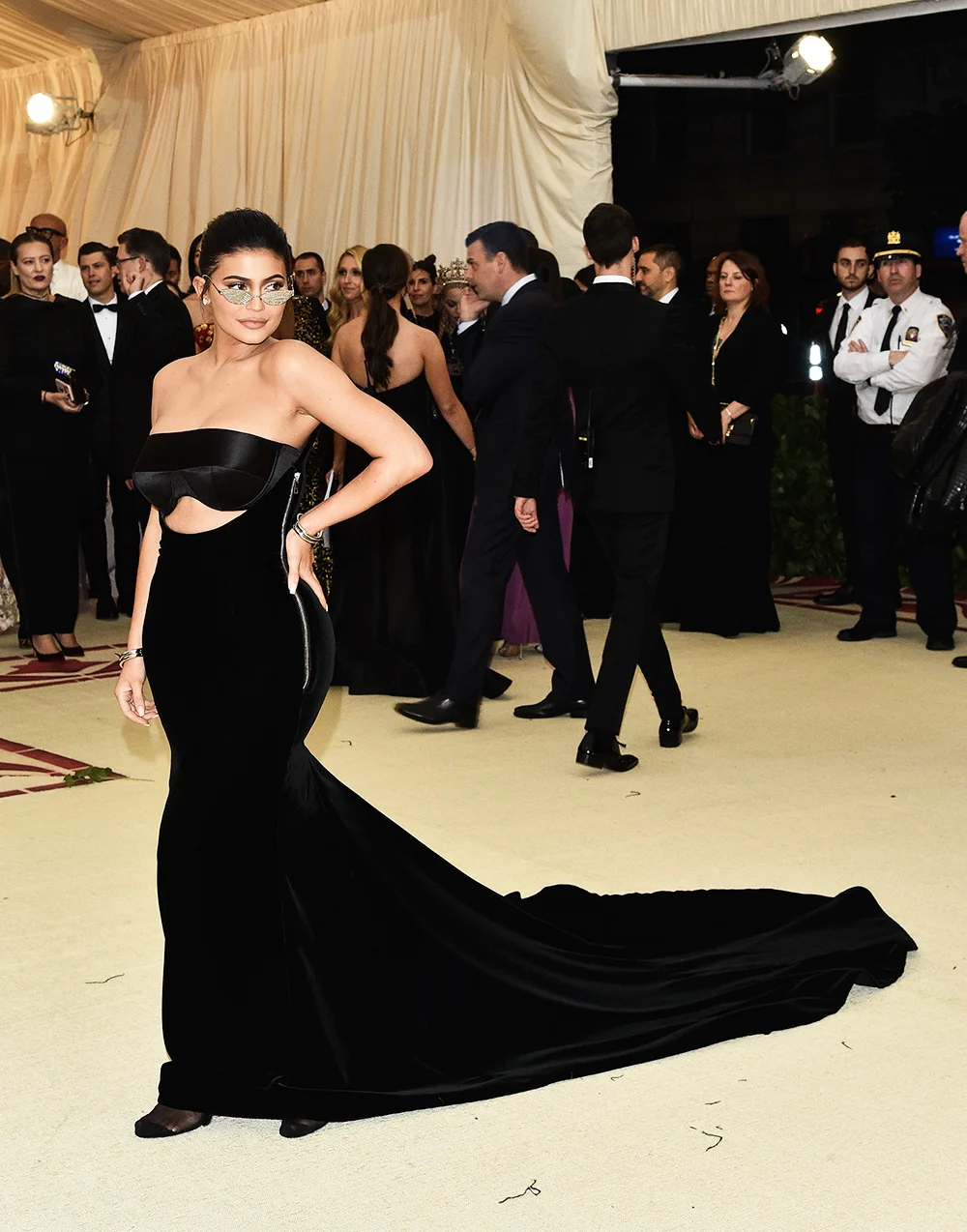 kylie-jenner-met-gala-2018-4.jpg