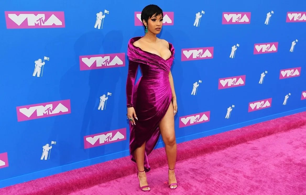 cardi-b-mtv-vmas-2018-red-carpet-02.jpg