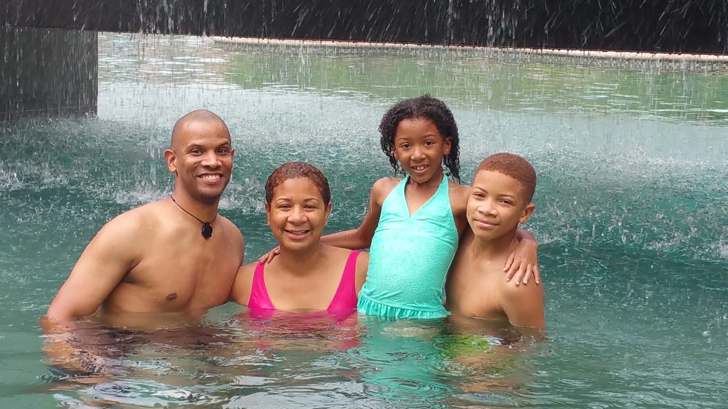*FamilyCancunPool.jpg