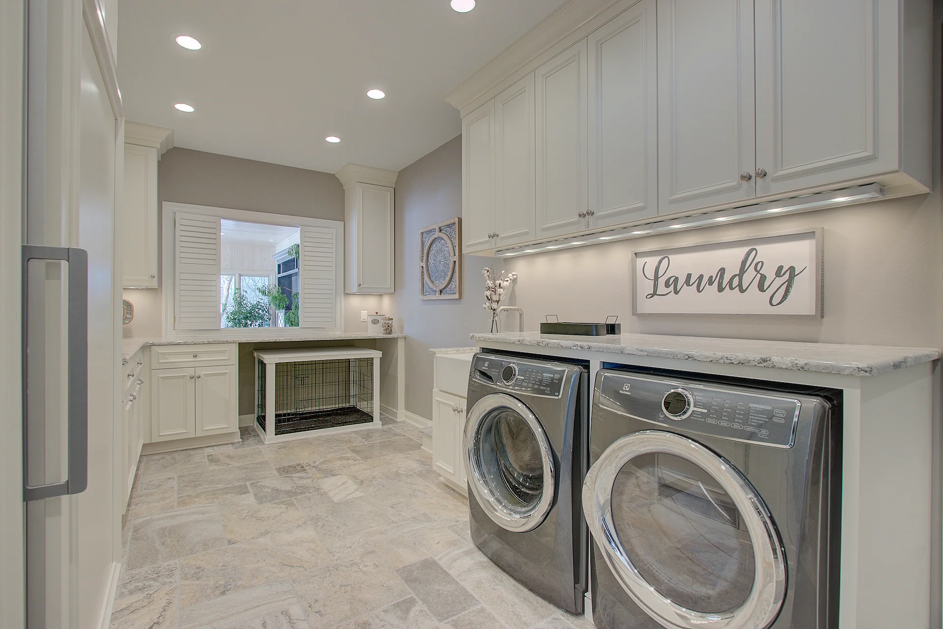 321 East Oakwood Road-2.jpg