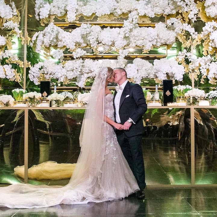 custom_backdrop_gold_mirror_with_orchids_custom_table.jpg