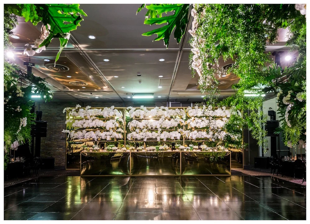 Waterview_custom_gold_mirror_bridal_table_backdrop_flowers.jpg