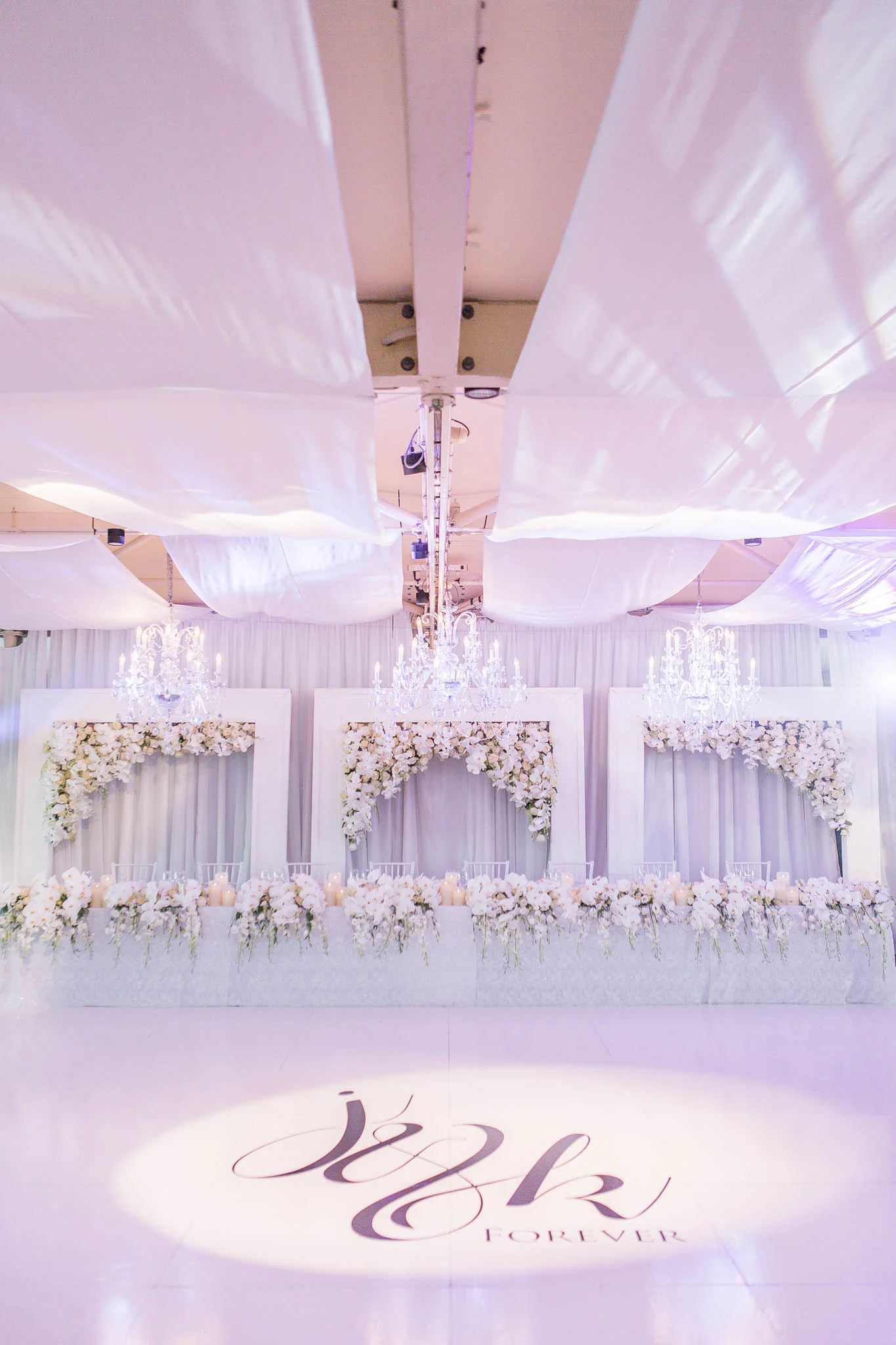 custom_bridal_table_wedding_backdrop_flowers.jpg