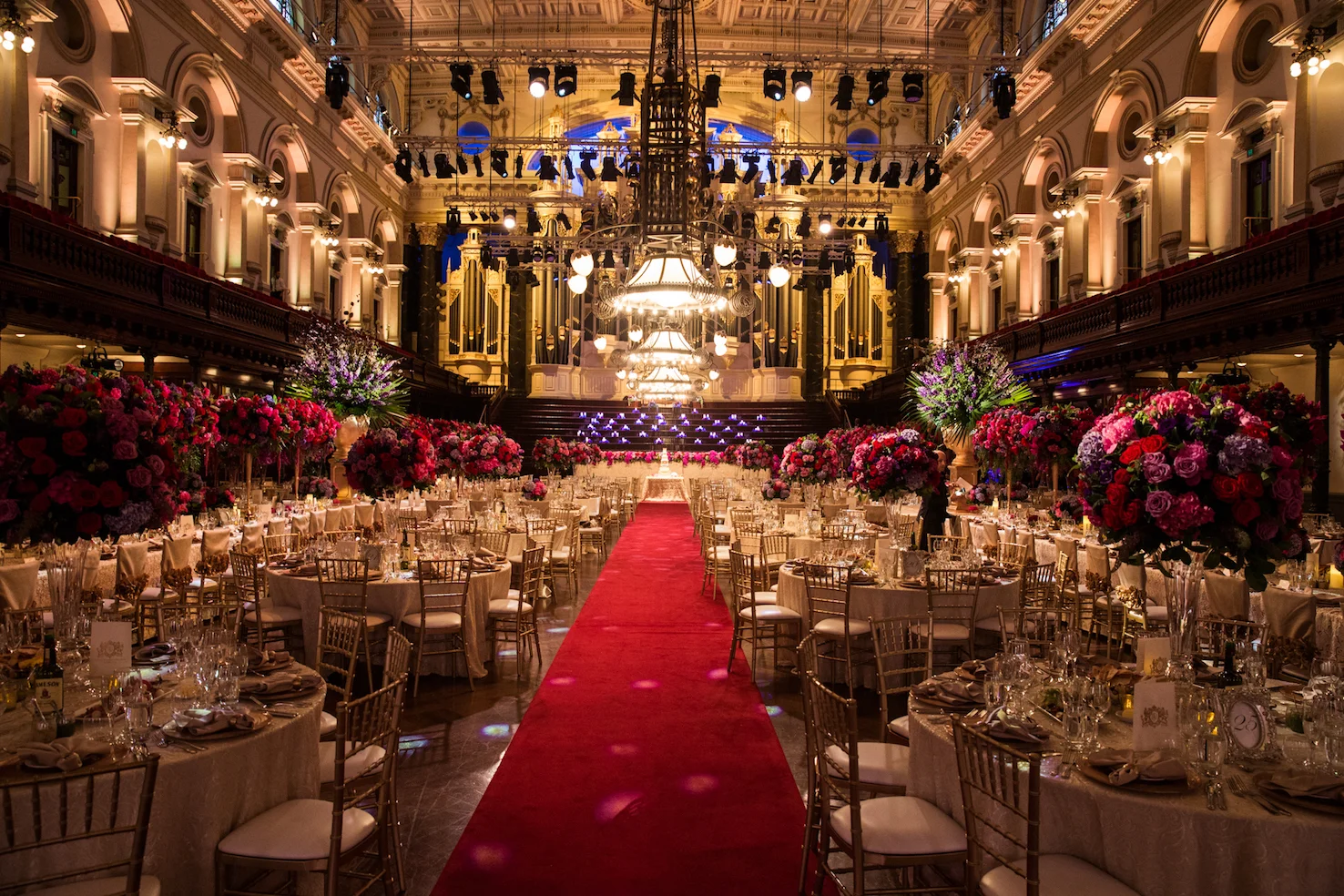 town_hall_sydney_wedding_royal_gold_red_carpet_luxury_linen.jpg